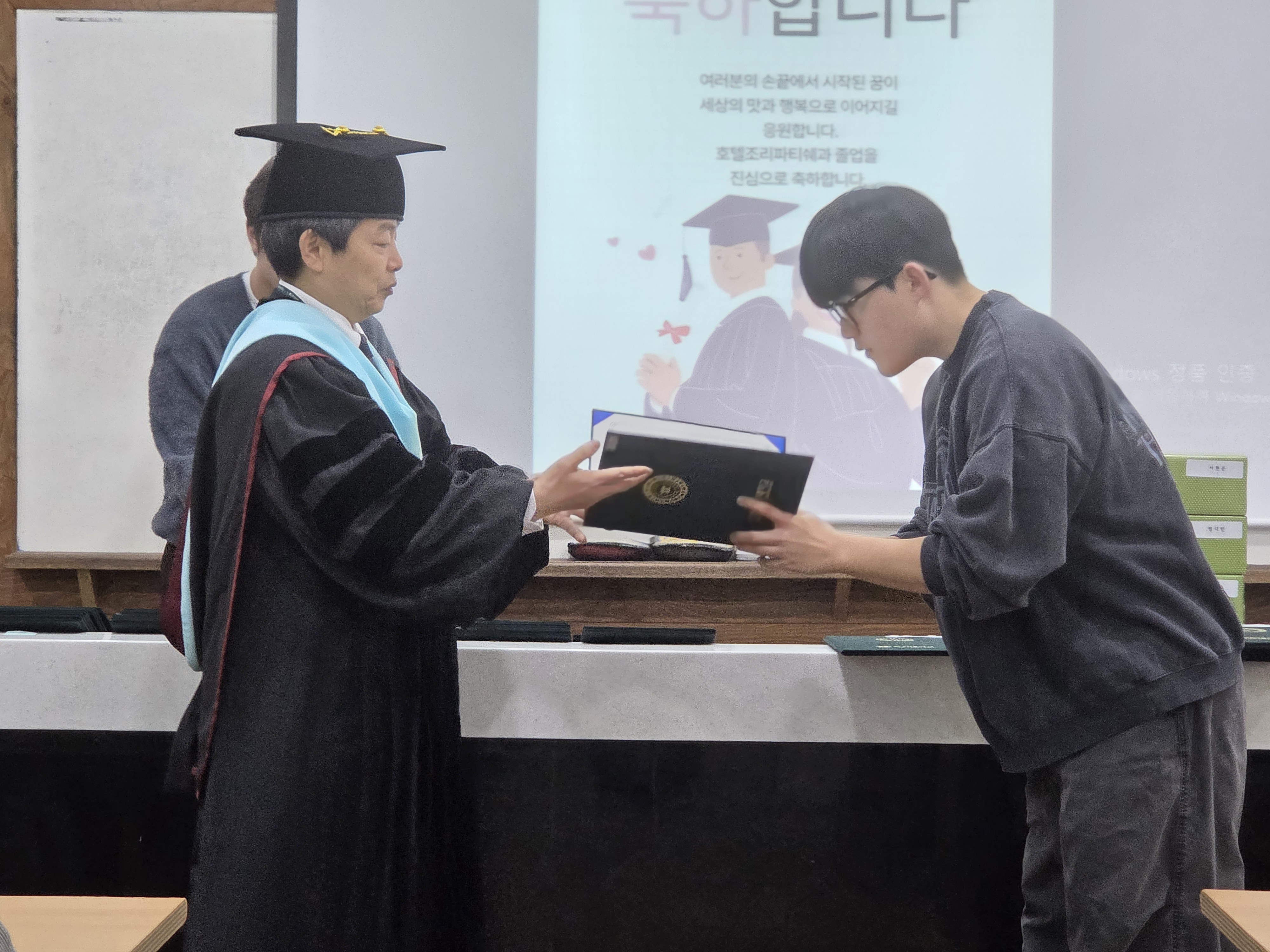 게시물의 2번째 이미지 - 하단 참조